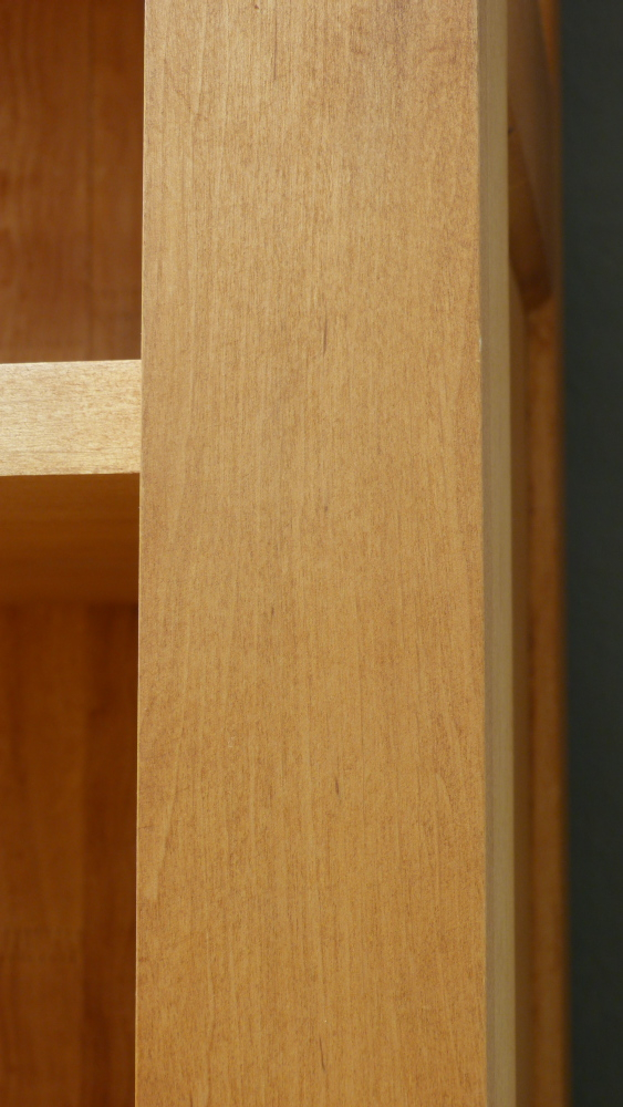 Massivholz Bücherwand mit Glastüren