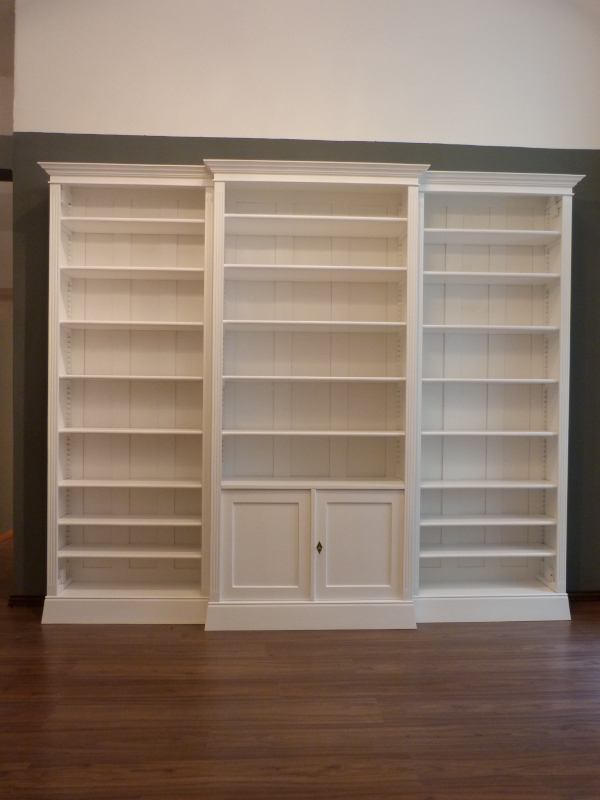 Massivholz Bücherregal, dreifach strukturiert