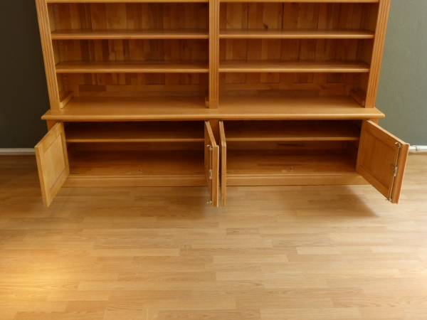 Massivholz Bücherregal mit Unterschrank, komplett zerlegbar