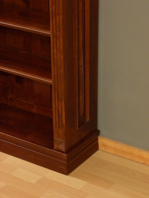 Bücherregale nach Maß, klassisches Modell in Nussbaum