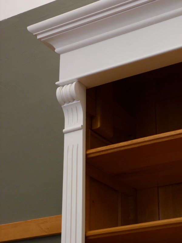 Massivholz Bücherregale nach Maß, Gründerzeitstil weiss lasiert