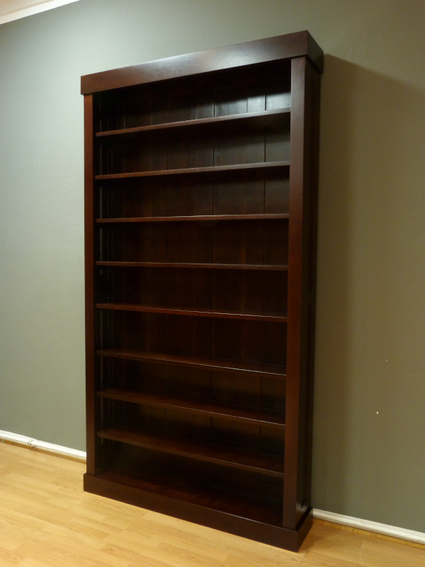 Massivholz Bücherregale nach Maß, Erle nussbaum gebeizt