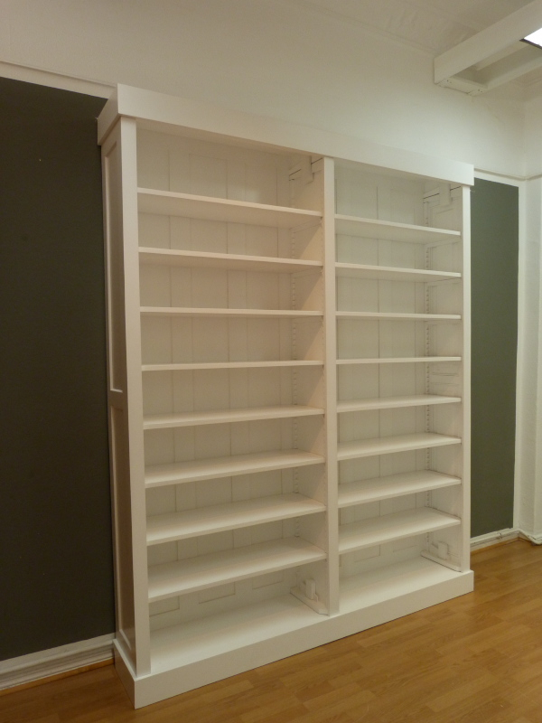 Massivholz Bücherregale nach Maß, Erle weiss lasiert