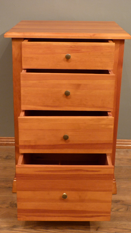 Vierschübige Massivholz Kommode, Kiefer gebeizt