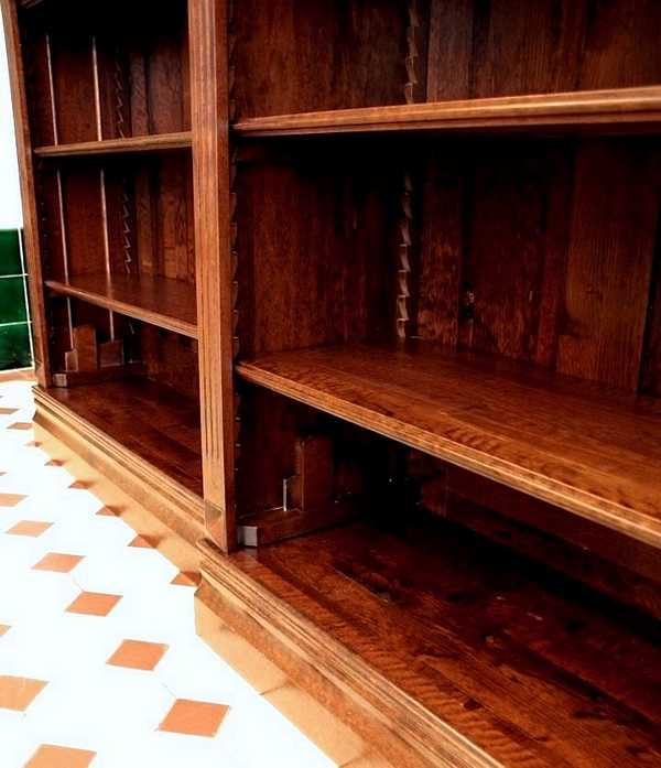 Holzklammer im Sockelbereich vom Modell WAND9 - Bild 10