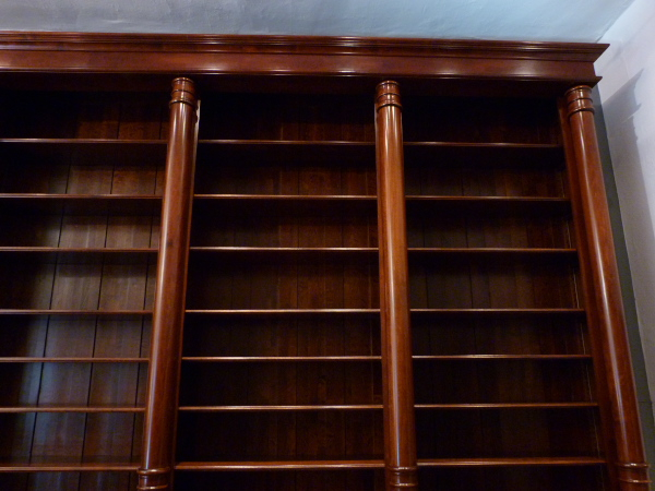 Bücherregale nach Maß, Massivholz Regal, monumentale Ausführung mit Säulen