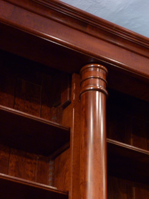 Bücherregale nach Maß, Massivholz Regal, monumentale Ausführung mit Säulen