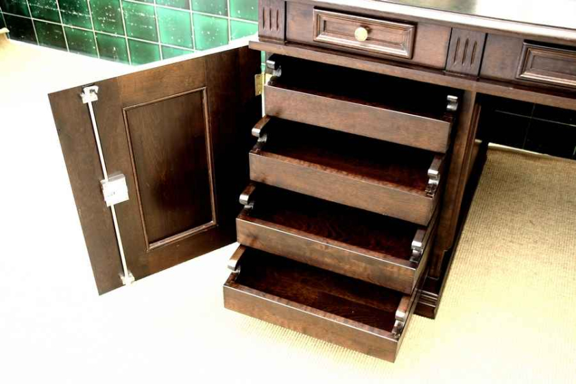 Innenbereich vom Schreibtisch - 4 Schubladen